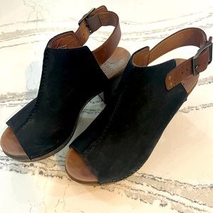 Dansko suede sandals size 7M